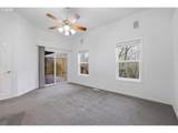 1050 Peacock St - Photo 19
