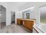 1050 Peacock St - Photo 22