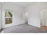 1050 Peacock St - Photo 30