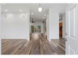 1050 Peacock St - Photo 4