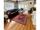 549 Nash St - Photo 2