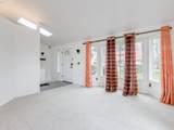 204 Crestwood St - Photo 3