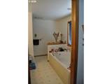 4198 Lancaster Dr - Photo 18