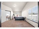 2734 Curlew St - Photo 17