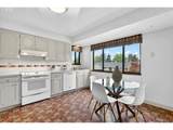 18200 Corinthian St - Photo 14