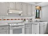 18200 Corinthian St - Photo 15
