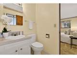 18200 Corinthian St - Photo 22