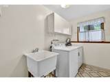 18200 Corinthian St - Photo 37