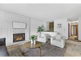 18200 Corinthian St - Photo 9