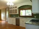 636 Nehalem St - Photo 10