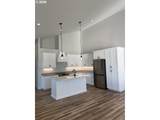 1150 Bay St - Photo 7