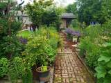 379 18 Collins Rd - Photo 10