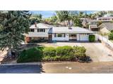 1004 Maple St - Photo 1
