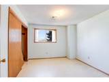 1004 Maple St - Photo 15