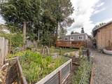 1142 Clatsop St - Photo 16
