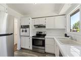 2230 Oak St - Photo 11