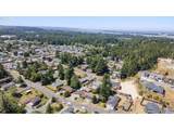 2230 Oak St - Photo 44