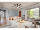 880 Hughes St - Photo 16