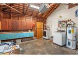 880 Hughes St - Photo 33