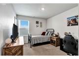 365 Himalaya St - Photo 20