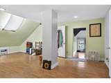 693 Winchester St - Photo 17