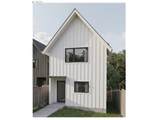 2538 Custer St - Photo 1