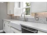 909 Center St - Photo 14