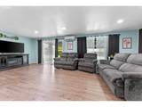 948 Queens Ln - Photo 9