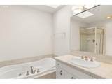 9820 Skyview Dr - Photo 17