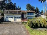1646 Oak St - Photo 1