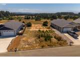 753 Seacrest Dr - Photo 3