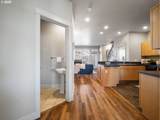 3129 Willamette Blvd - Photo 13
