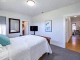 1040 Berkeley Ln - Photo 22