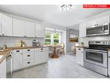 1102 Center St - Photo 13