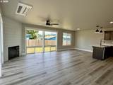 240 Miller St - Photo 12