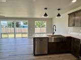 240 Miller St - Photo 18