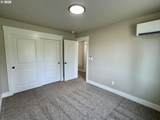 240 Miller St - Photo 38