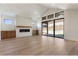 803 V St - Photo 10