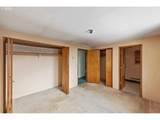 1090 Sanford St - Photo 16