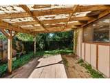 1090 Sanford St - Photo 25