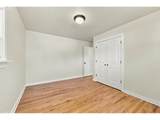 21932 Ash St - Photo 15