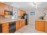 3284 Oak St - Photo 10