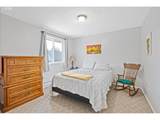 3284 Oak St - Photo 25