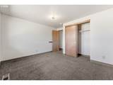 22010 Leslie Ave - Photo 30