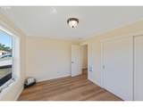 1557 Hayes St - Photo 13