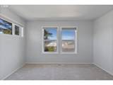 935 7th St - Photo 26