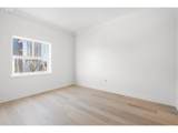 1025 Couch St - Photo 18