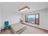 705 Prefontaine Dr - Photo 18