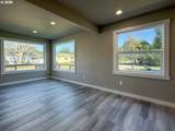 325 Railroad St - Photo 11