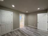 325 Railroad St - Photo 29